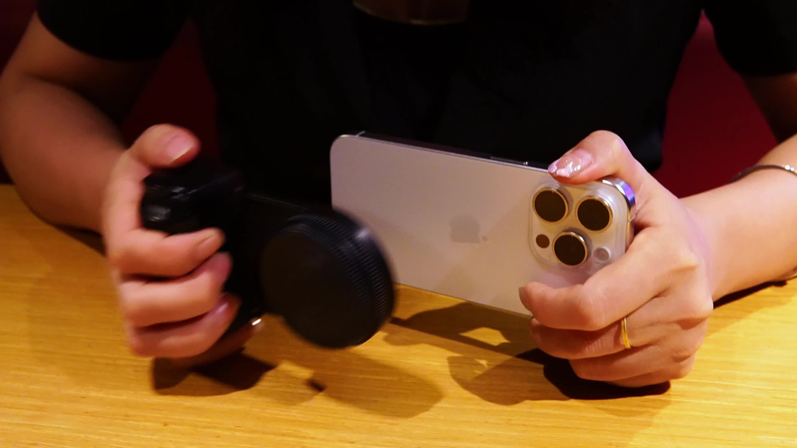 Connect and Capture - Wireless Smart Magnetic Camera Handle - Image 12
